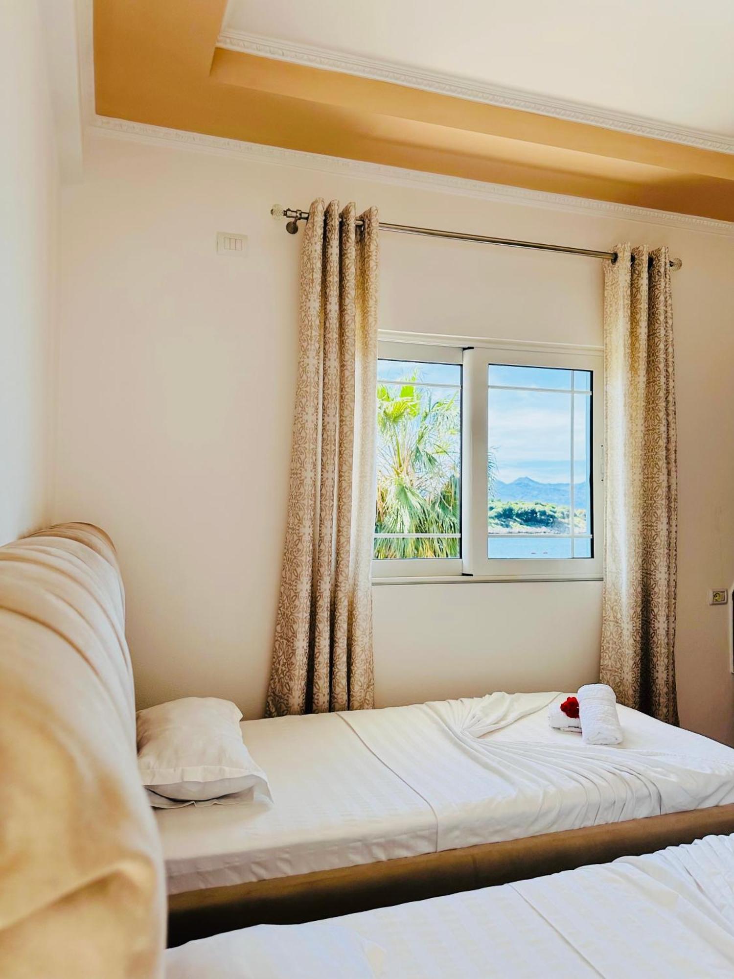 Xhibo Apartments Sarandë Exterior foto