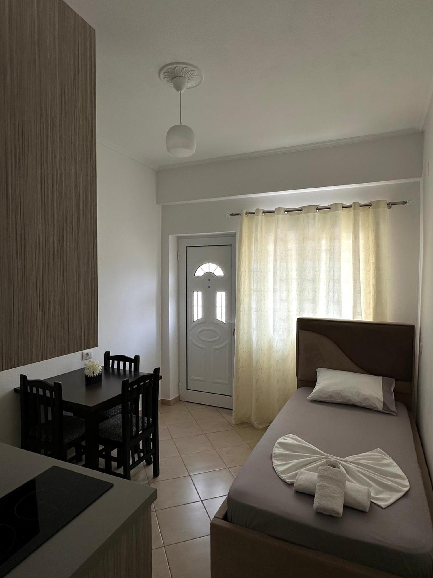 Xhibo Apartments Sarandë Exterior foto