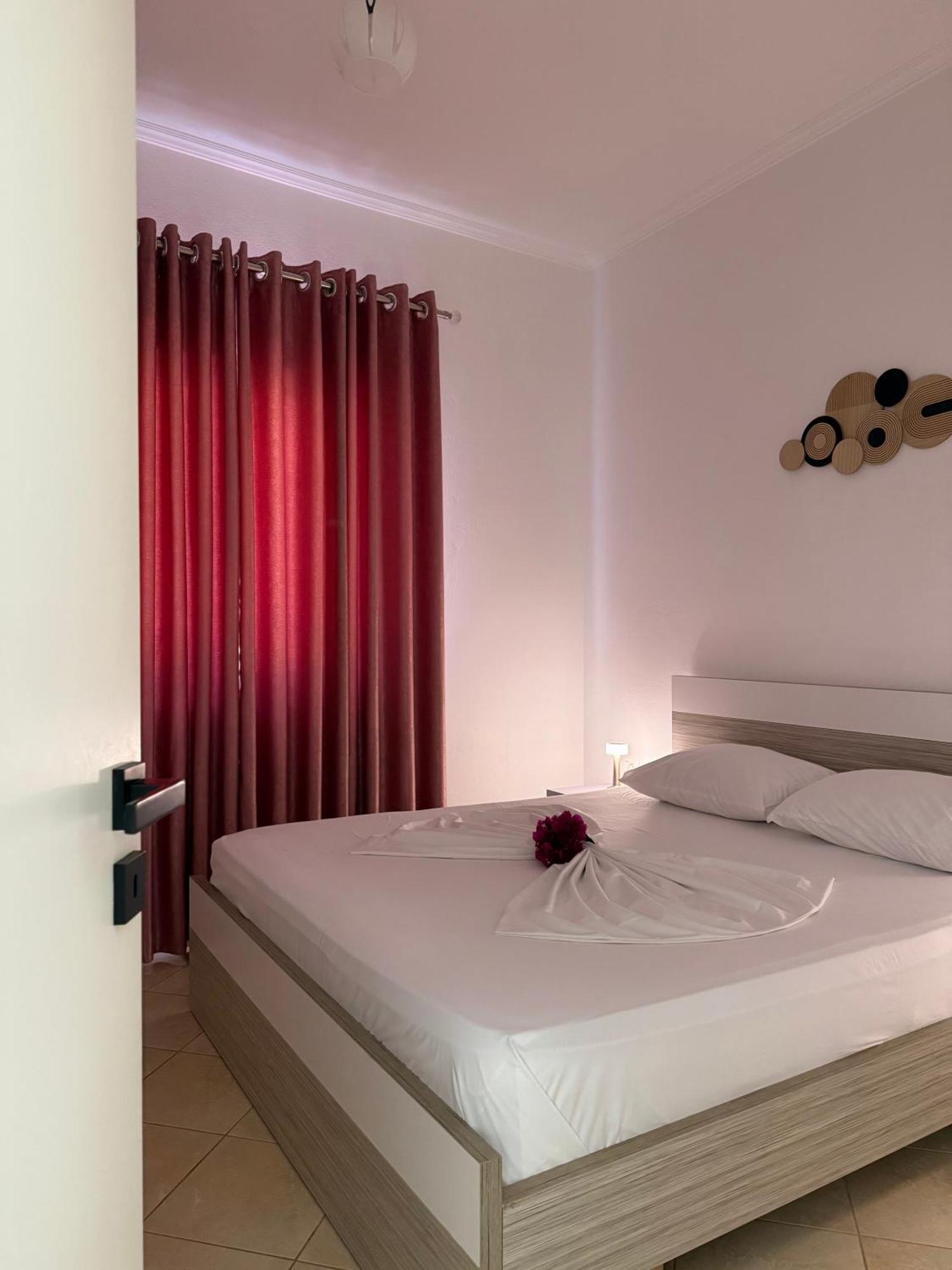 Xhibo Apartments Sarandë Exterior foto
